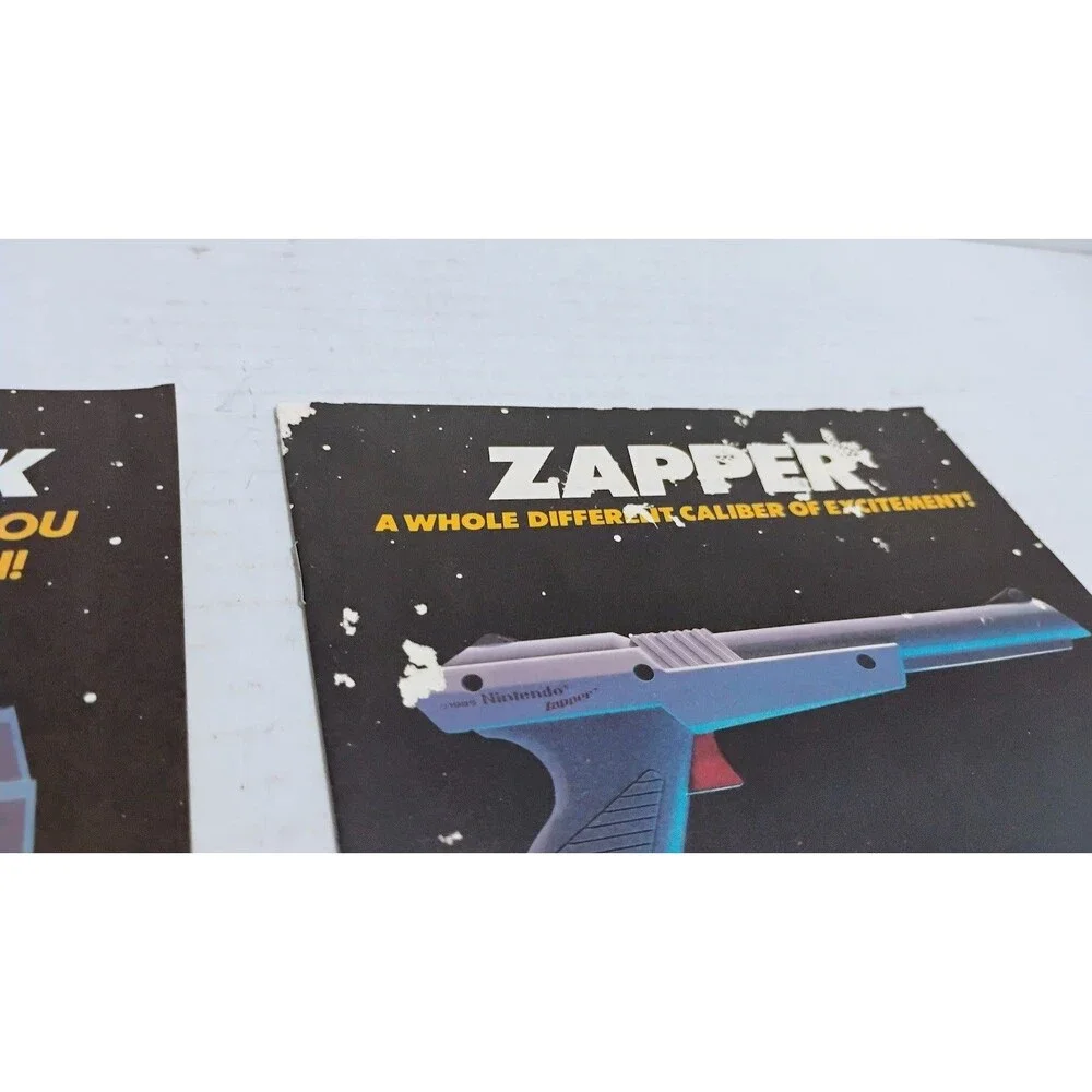 VINTAGE 1988 NINTENDO NES CONTROL DECK & LIGHT ZAPPER INSTRUCTION MANUAL LOT